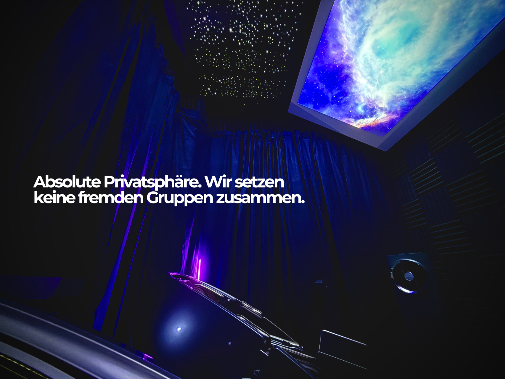 NAIPO Relax Lounge – inkl. NAIPO Massagesessel, TV, Dolby Atmos, Blackroom & vollkommene Privatsphäre