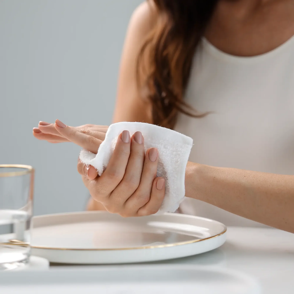 CalmConcept® Einweg-Handtuchrolle 23M, aus 100 % natürliche Pflanzenfasern, 3D-Perlentextur, weich, fusselfrei, biologisch abbaubar, für Trocken- & Nassanwendung, für Warmtuchspender Modell A