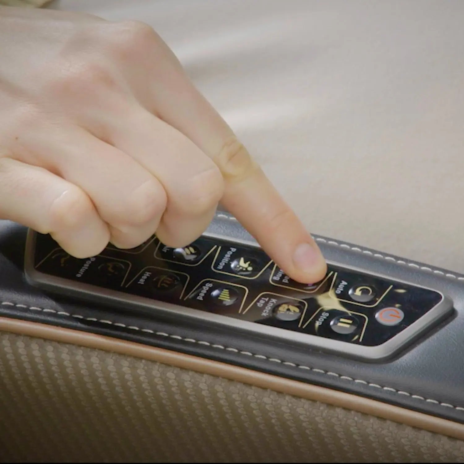 NAIPO Massagesessel mit Wärme | Design-Award | Bluetooth | Liegefunktion | Space-Saving | Creme-beige