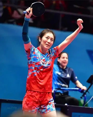 DEUTSCHE-TISCHTENNIS-LEGENDE-HAN-YING-VERTRITT-NAIPO-AUF-DEM-WEG-ZUM-SIEG